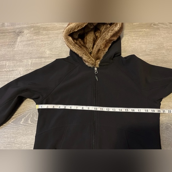 Marmot Black Ski Jacket with Tan Hood - Picture 4 of 8